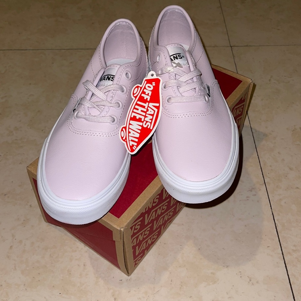 NWT Women’s Orchid Ice Vans